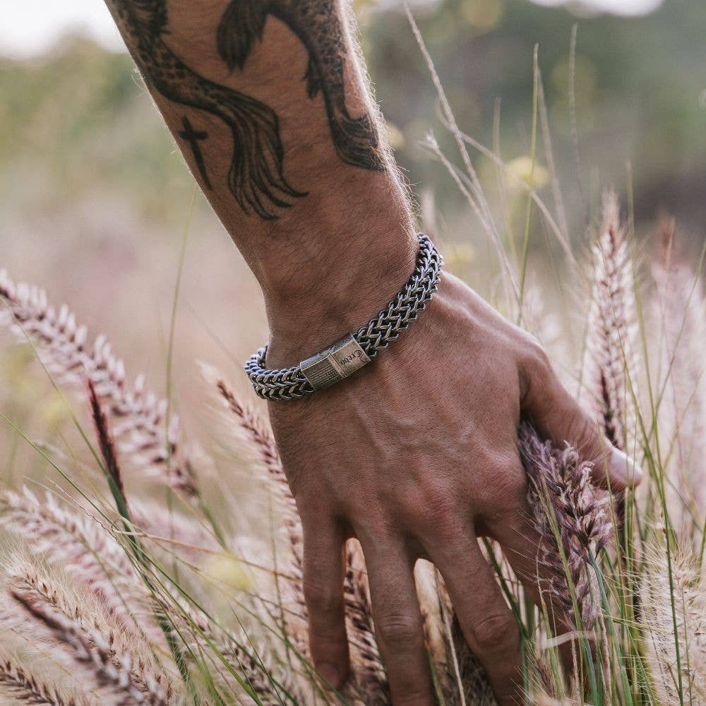 The Hero Company- Knight's Creed BELIEVE Credo Bracelet: Helps Pair Veterans with Service or Shelter Dogs- Faire