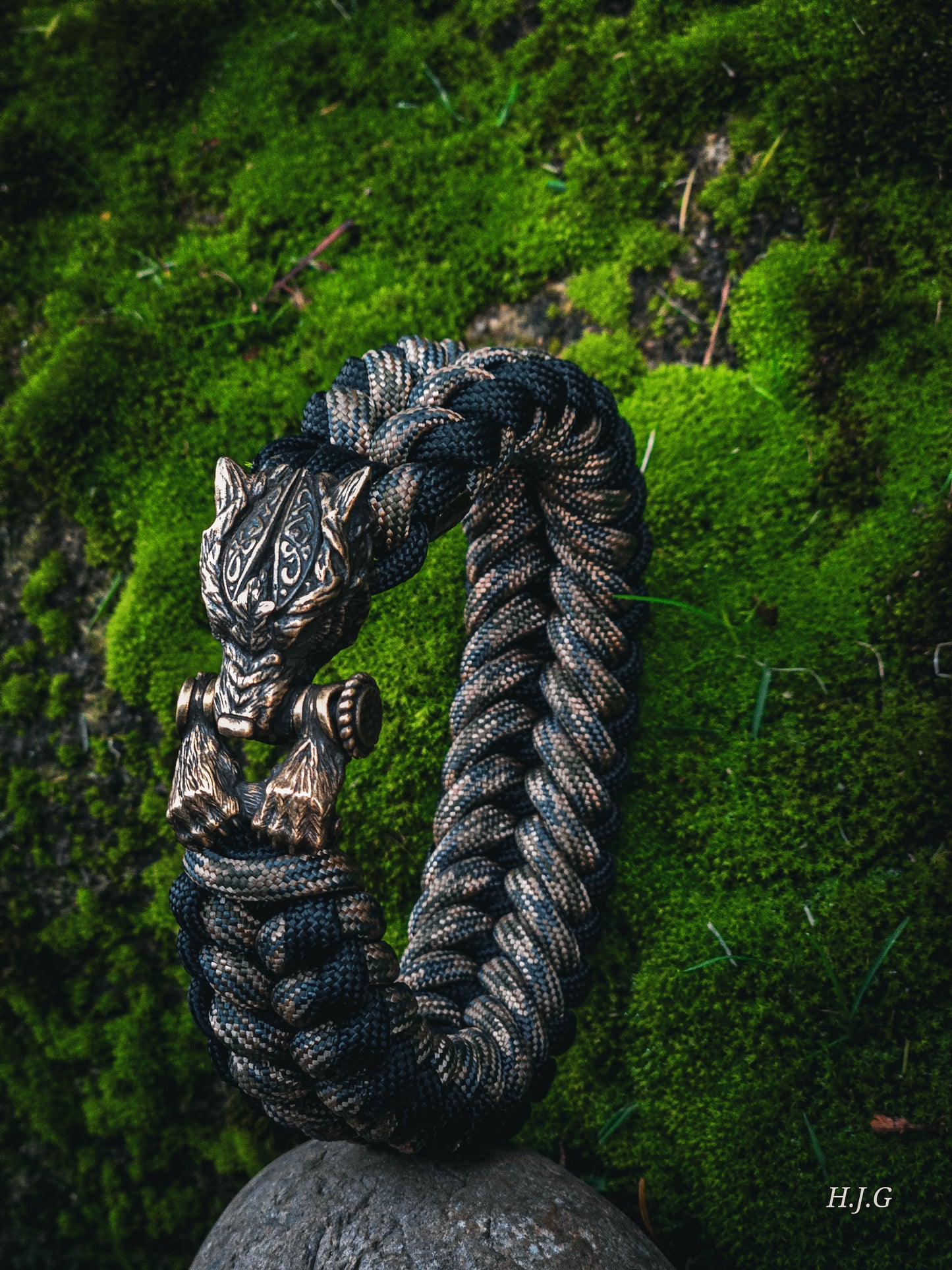 Wolf Paracord