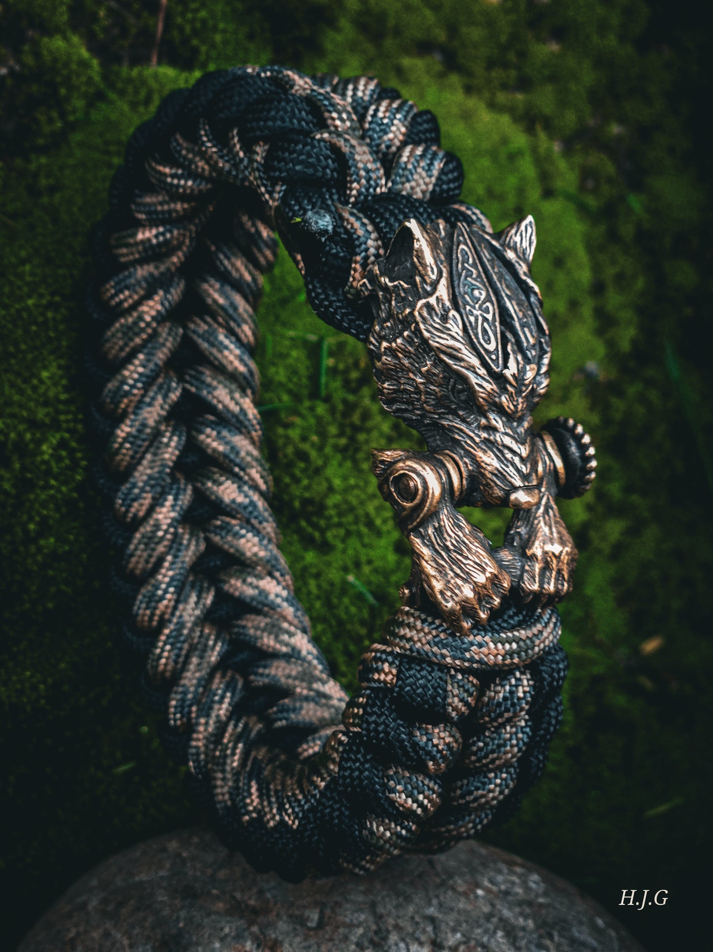 Wolf Paracord
